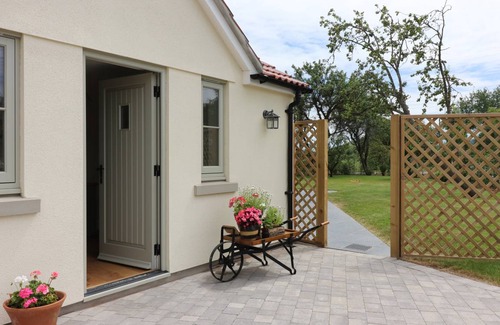 Weston-super-Mare Cottage | Cabin ∙ 4 bedrooms ∙ 10 guests