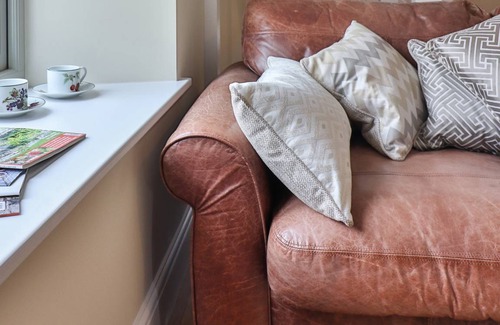 Weston-super-Mare Cottage | Cabin ∙ 4 bedrooms ∙ 10 guests
