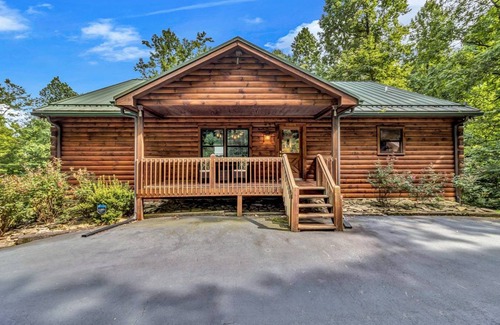 Old Fort Cabin | Cabin ∙ 4 bedrooms ∙ 10 guests