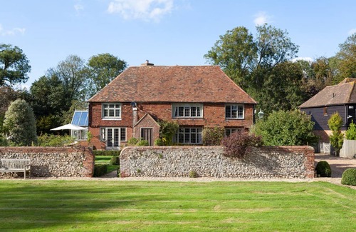 Charing Cottage | Cabin ∙ 4 bedrooms ∙ 10 guests