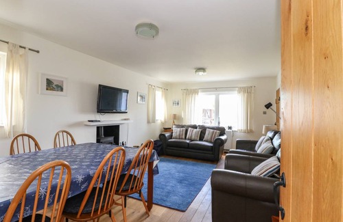 Glenuig Cottage | Cabin ∙ 4 bedrooms ∙ 7 guests