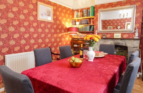 Willesborough Cottage | Cabin ∙ 4 bedrooms ∙ 7 guests