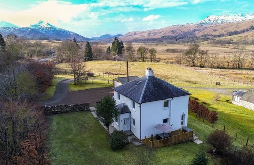 Killin Cottage | Cabin ∙ 4 bedrooms ∙ 7 guests