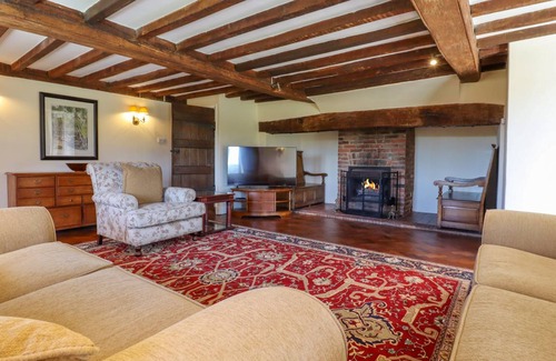 Ewhurst Green Cottage | Cabin ∙ 4 bedrooms ∙ 8 guests