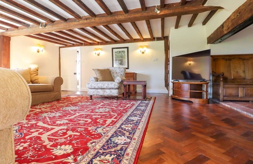 Ewhurst Green Cottage | Cabin ∙ 4 bedrooms ∙ 8 guests