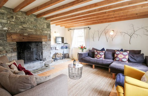 Llandeilo Cottage | Cabin ∙ 4 bedrooms ∙ 8 guests
