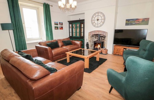 South Charlton Cottage | Cabin ∙ 4 bedrooms ∙ 8 guests