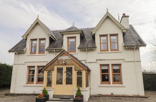 Aviemore Cottage | Cabin ∙ 4 bedrooms ∙ 8 guests