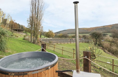 Tirabad Cottage | Cabin ∙ 4 bedrooms ∙ 8 guests