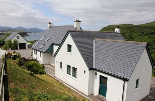 Beinn Orasaigh Cottage | Cabin ∙ 4 bedrooms ∙ 8 guests