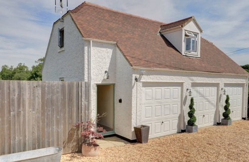 Malmesbury Cottage | Cabin ∙ 4 bedrooms ∙ 8 guests