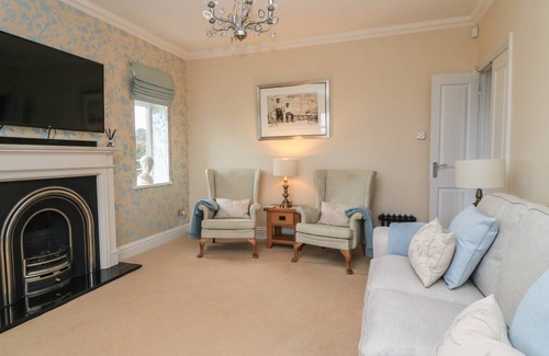 Malmesbury Cottage | Cabin ∙ 4 bedrooms ∙ 8 guests