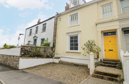 Mylor Churchtown Cottage | Cabin ∙ 4 bedrooms ∙ 8 guests