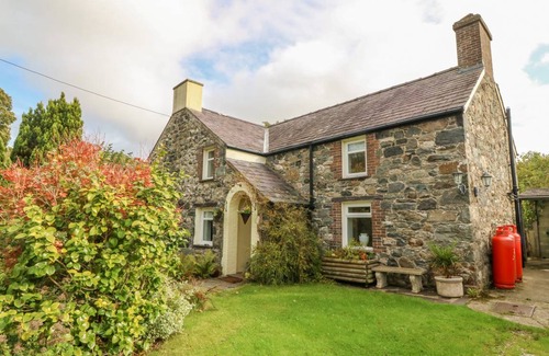 Llandwrog Cottage | Cabin ∙ 4 bedrooms ∙ 8 guests