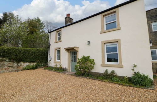 Longnor Cottage | Cabin ∙ 4 bedrooms ∙ 8 guests