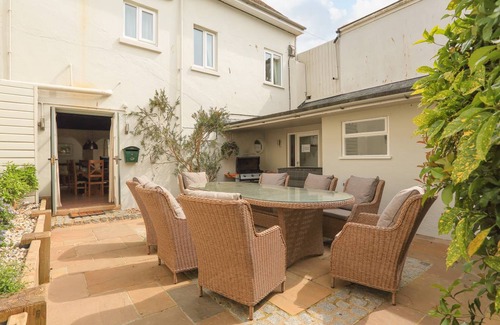 Salcombe Cottage | Cabin ∙ 4 bedrooms ∙ 8 guests