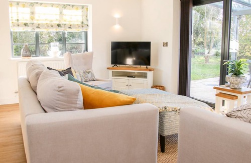 Loppington Cottage | Cabin ∙ 4 bedrooms ∙ 8 guests