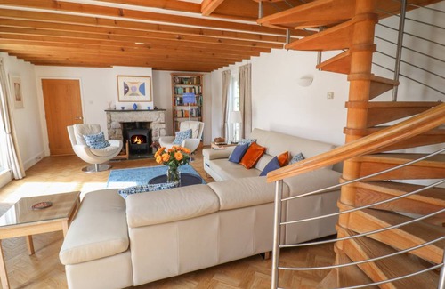 Carnon Downs Cottage | Cabin ∙ 4 bedrooms ∙ 8 guests