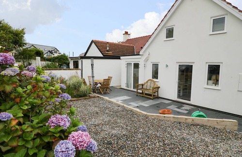 Aberdaron Cottage | Cabin ∙ 4 bedrooms ∙ 8 guests