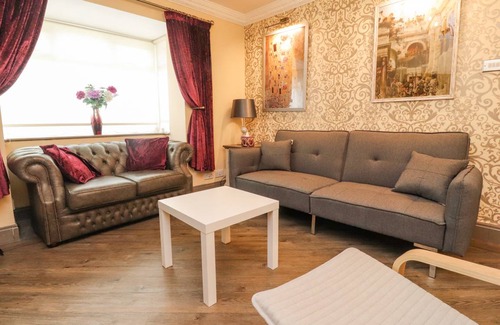 Thornton-Cleveleys Cottage | Cabin ∙ 4 bedrooms ∙ 6 guests