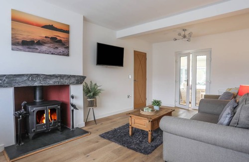 Criccieth Cottage | Cabin ∙ 4 bedrooms ∙ 8 guests