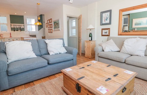 Dartmouth Cottage | Cabin ∙ 4 bedrooms ∙ 8 guests