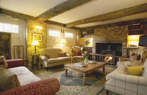 Haslemere Cottage | Cabin ∙ 4 bedrooms ∙ 10 guests