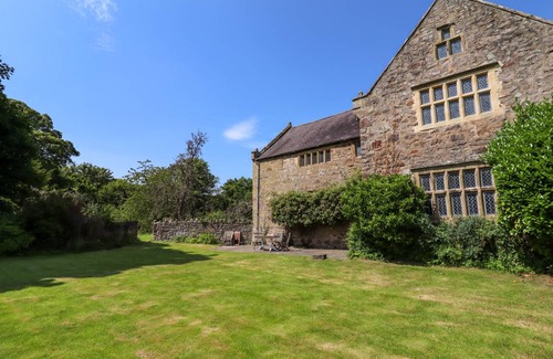 Pontblyddyn Cottage | Cabin ∙ 4 bedrooms ∙ 9 guests