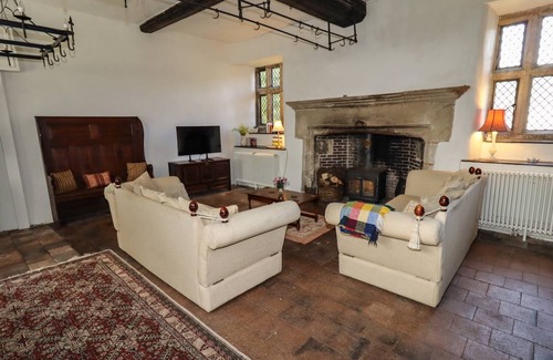 Pontblyddyn Cottage | Cabin ∙ 4 bedrooms ∙ 9 guests