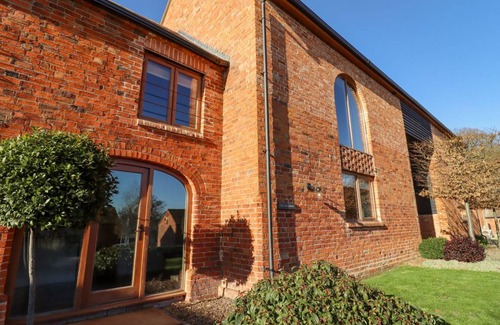 Moreton Cottage | Cabin ∙ 4 bedrooms ∙ 8 guests