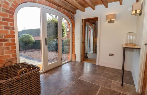 Moreton Cottage | Cabin ∙ 4 bedrooms ∙ 8 guests