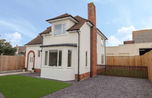 Llandudno Cottage | Cabin ∙ 4 bedrooms ∙ 8 guests