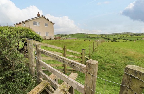 Llannefydd Cottage | Cabin ∙ 4 bedrooms ∙ 9 guests