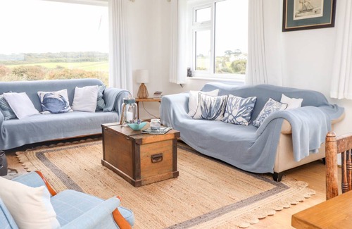 Rhoscolyn Cottage | Cabin ∙ 4 bedrooms ∙ 8 guests