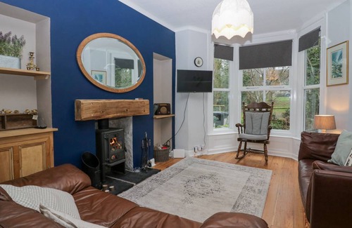 Silverdale Cottage | Cabin ∙ 4 bedrooms ∙ 8 guests