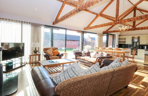 Norwich Cottage | Cabin ∙ 4 bedrooms ∙ 10 guests