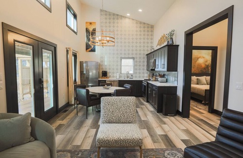 Timberline Cabin | Cabin 4 Two Bed Modern Luxury w Hot Tub