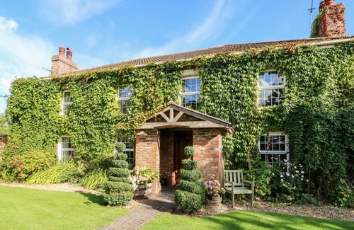Burgh le Marsh Cottage | Cabin ∙ 5 bedrooms ∙ 12 guests