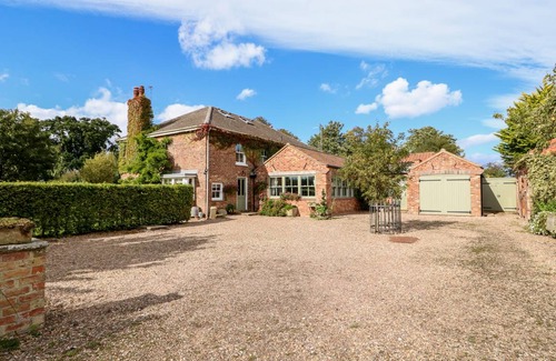 Burgh le Marsh Cottage | Cabin ∙ 5 bedrooms ∙ 12 guests