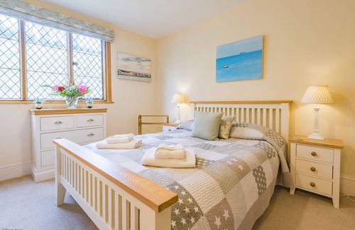Folkestone Cottage | Cabin ∙ 5 bedrooms ∙ 12 guests