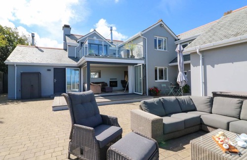 Berrynarbor Cottage | Cabin ∙ 5 bedrooms ∙ 10 guests