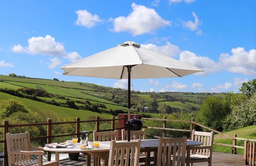 Combe Martin Cottage | Cabin ∙ 5 bedrooms ∙ 10 guests
