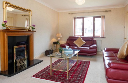 Menai Bridge Cottage | Cabin ∙ 5 bedrooms ∙ 9 guests