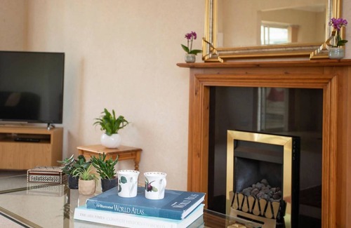 Menai Bridge Cottage | Cabin ∙ 5 bedrooms ∙ 9 guests