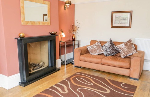 Rhos on Sea Cottage | Cabin ∙ 5 bedrooms ∙ 10 guests