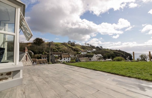 Cadgwith Cottage | Cabin ∙ 5 bedrooms ∙ 10 guests