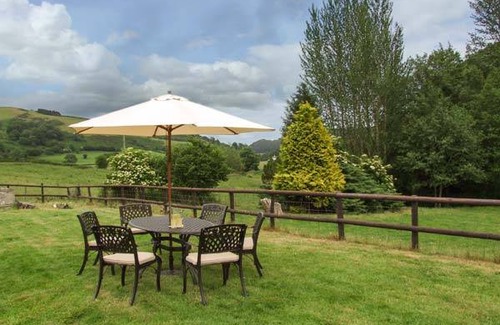 Knighton Cottage | Cabin ∙ 5 bedrooms ∙ 10 guests