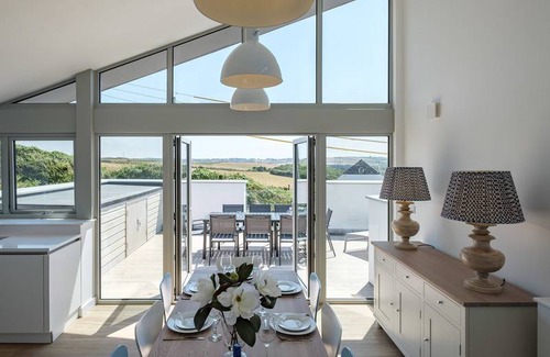 Polzeath Cottage | Cabin ∙ 5 bedrooms ∙ 10 guests