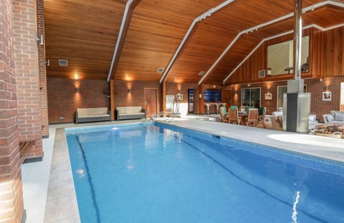 Canford Cliffs Cottage | Cabin ∙ 5 bedrooms ∙ 10 guests