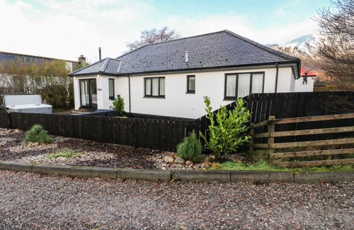 Glencoe Cottage | Cabin ∙ 5 bedrooms ∙ 10 guests